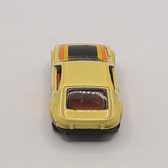 2019 Hot Wheels Volkswagen Series SP2  Pale Goldenrod Yellow - LOOSE - Picture 2 of 5